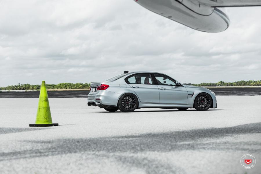  BMW M3 Sedan on Vossen Wheels (S17-01) 2018 года  (фото 27 из 33)